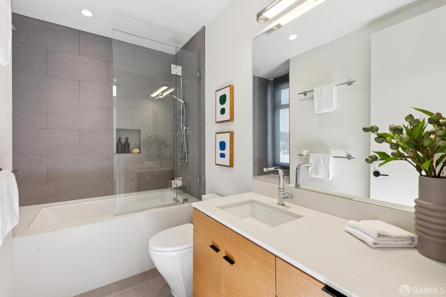 Detail Gallery Image 37 of 72 For 1624 Alabama St, San Francisco,  CA 94110 - 4 Beds | 3/1 Baths