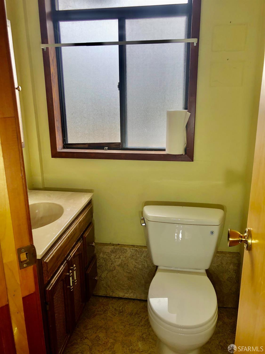 Detail Gallery Image 18 of 32 For 3419 Ulloa St, San Francisco,  CA 94116 - 3 Beds | 1/1 Baths