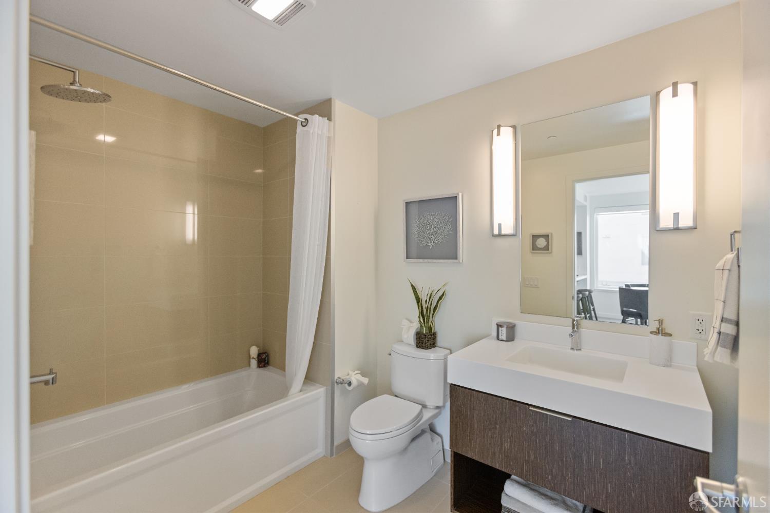 Detail Gallery Image 20 of 30 For 10 Innes Ct #201,  San Francisco,  CA 94124 - 1 Beds | 1 Baths
