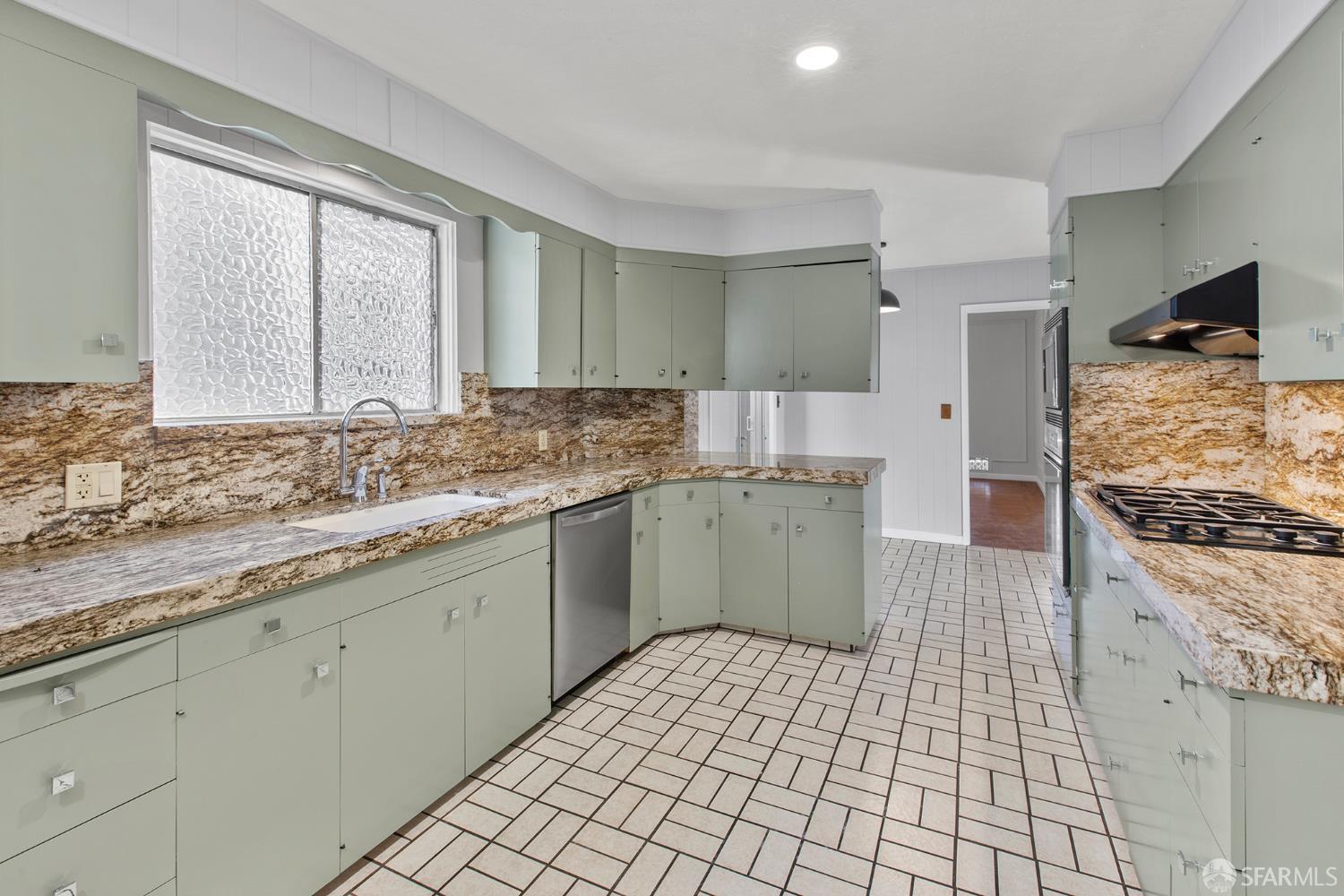 Detail Gallery Image 12 of 64 For 3348 Broderick St, San Francisco,  CA 94123 - – Beds | – Baths