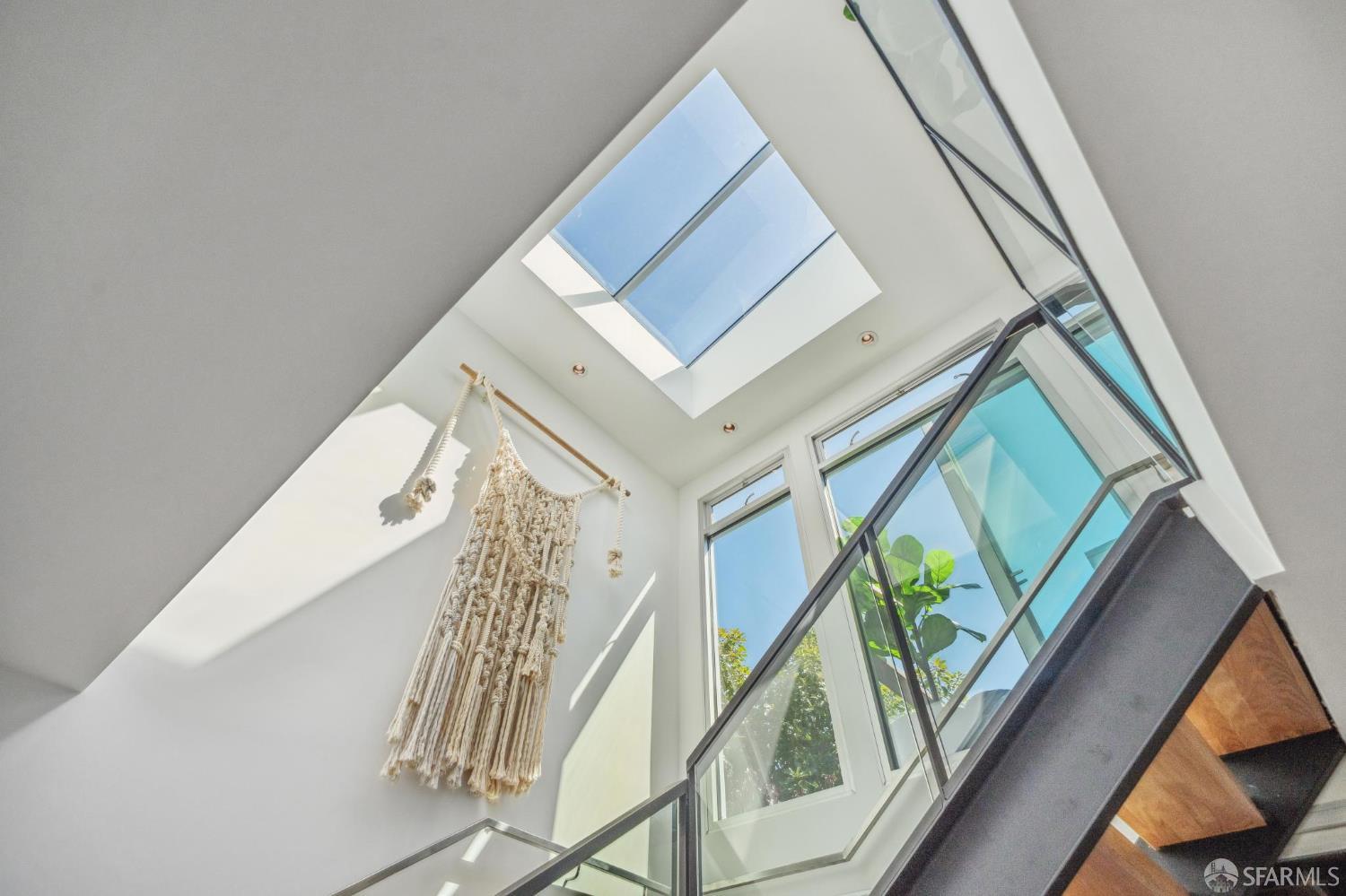 Detail Gallery Image 7 of 33 For 308 Virginia Ave, San Francisco,  CA 94110 - 3 Beds | 3 Baths