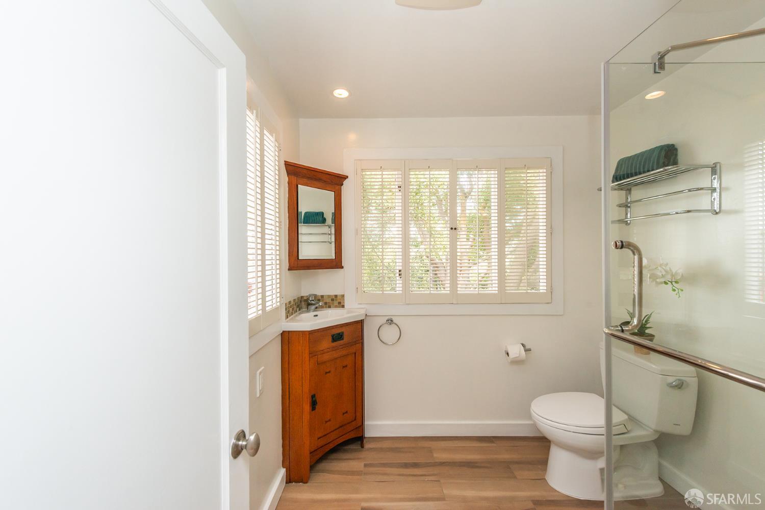Detail Gallery Image 38 of 69 For 2728 Irving St, San Francisco,  CA 94122 - 3 Beds | 2/1 Baths