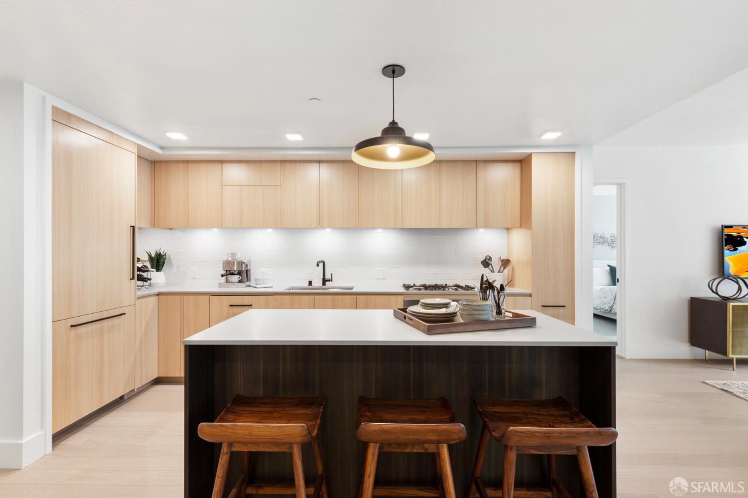 Photo #3: 425074332 Listing 