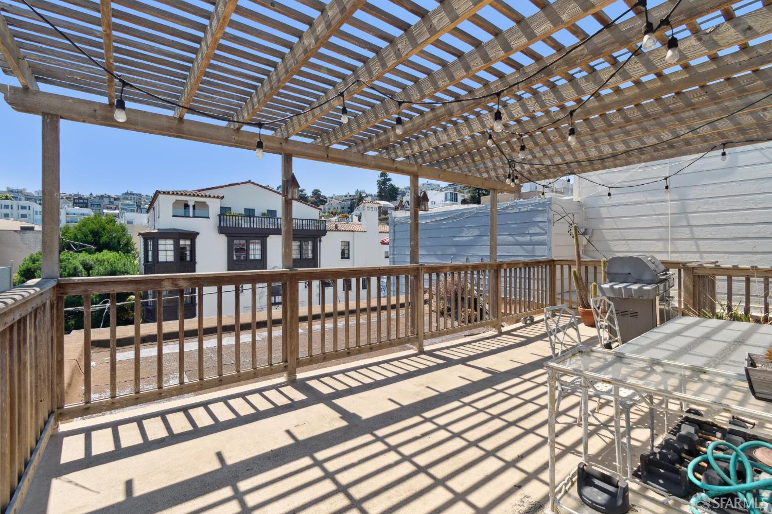 Detail Gallery Image 12 of 18 For 2384 Union St, San Francisco,  CA 94123 - 2 Beds | 2 Baths