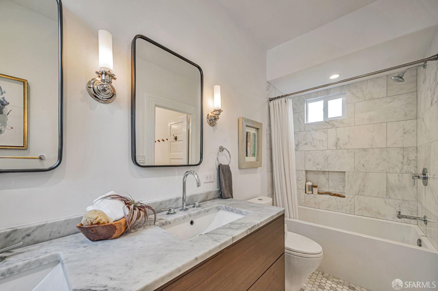 Detail Gallery Image 27 of 39 For 4425 20th St, San Francisco,  CA 94114 - 3 Beds | 2 Baths