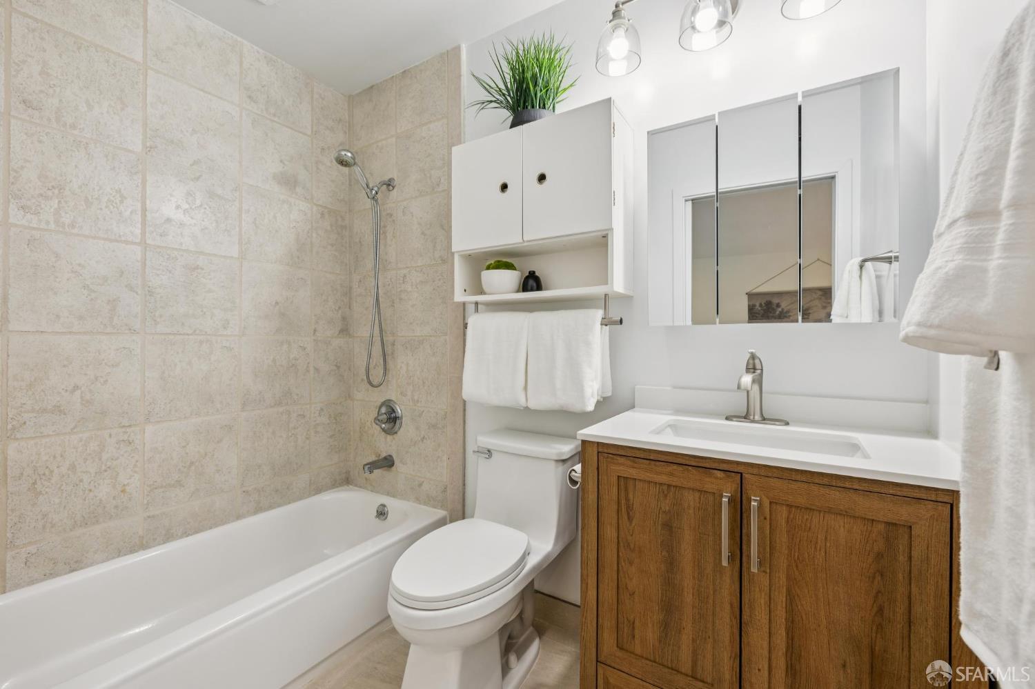 Photo #21: 425074512 Listing: Photo #21