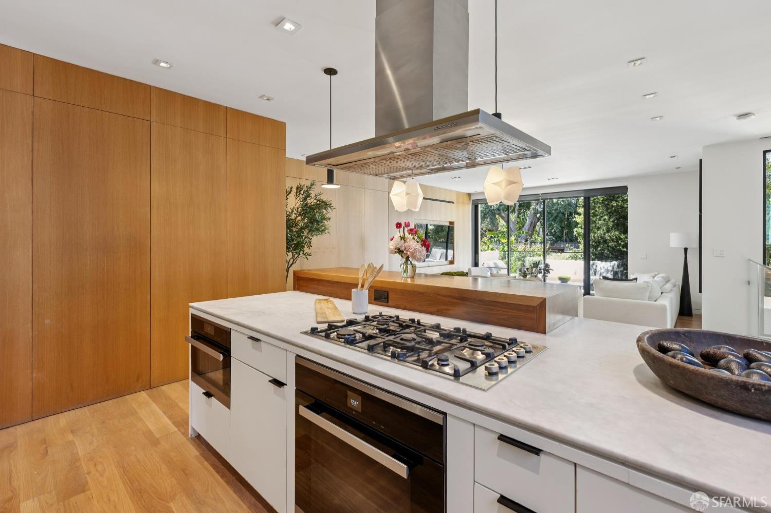 Detail Gallery Image 12 of 72 For 1624 Alabama St, San Francisco,  CA 94110 - 4 Beds | 3/1 Baths