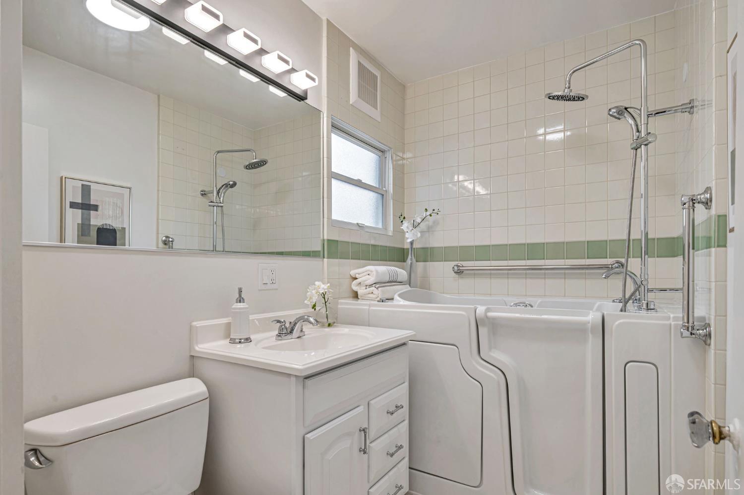 Detail Gallery Image 28 of 37 For 4819 Anza St, San Francisco,  CA 94121 - 3 Beds | 1/1 Baths