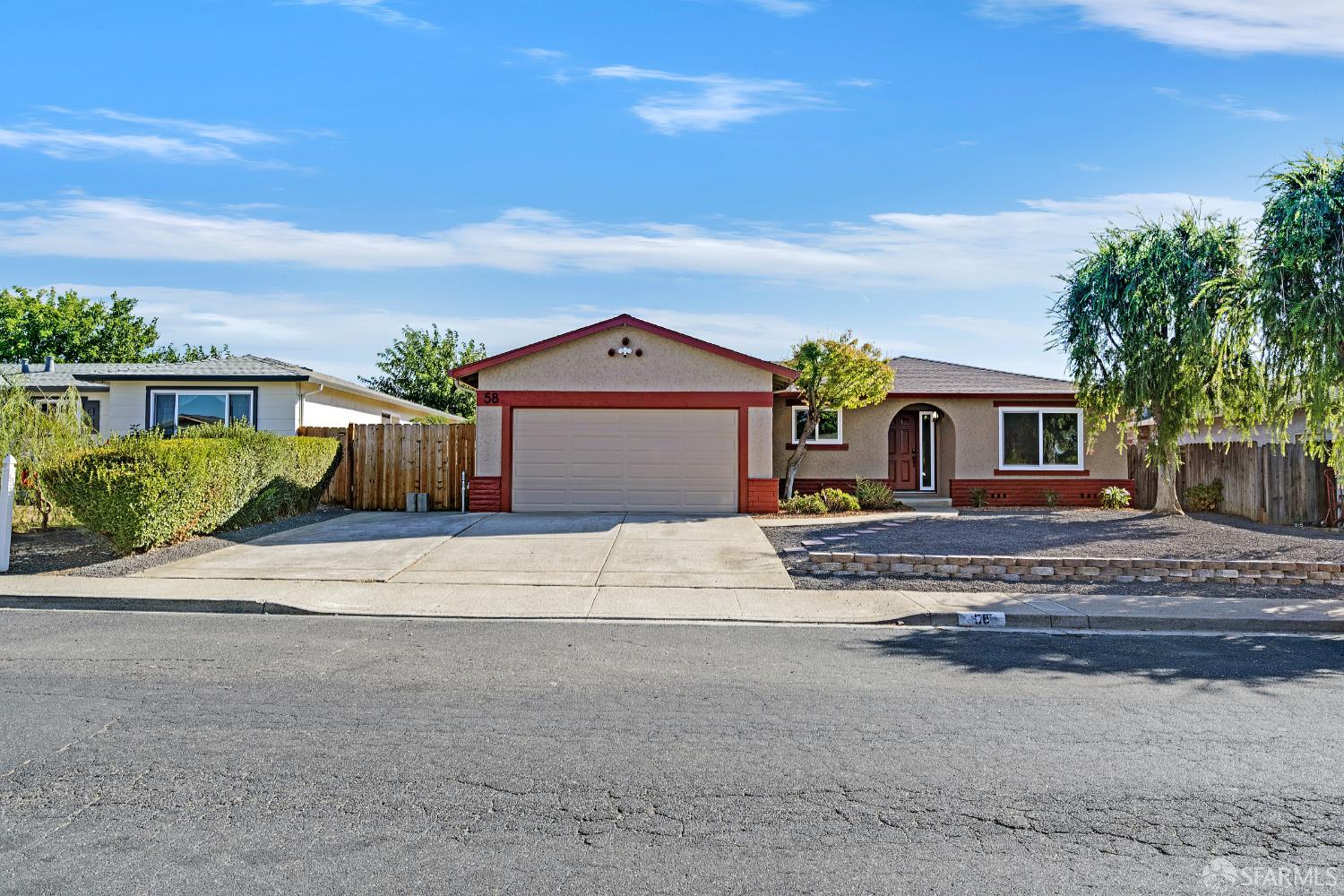 Detail Gallery Image 2 of 41 For 58 Orinda Cir, Pittsburg,  CA 94565 - 4 Beds | 2 Baths