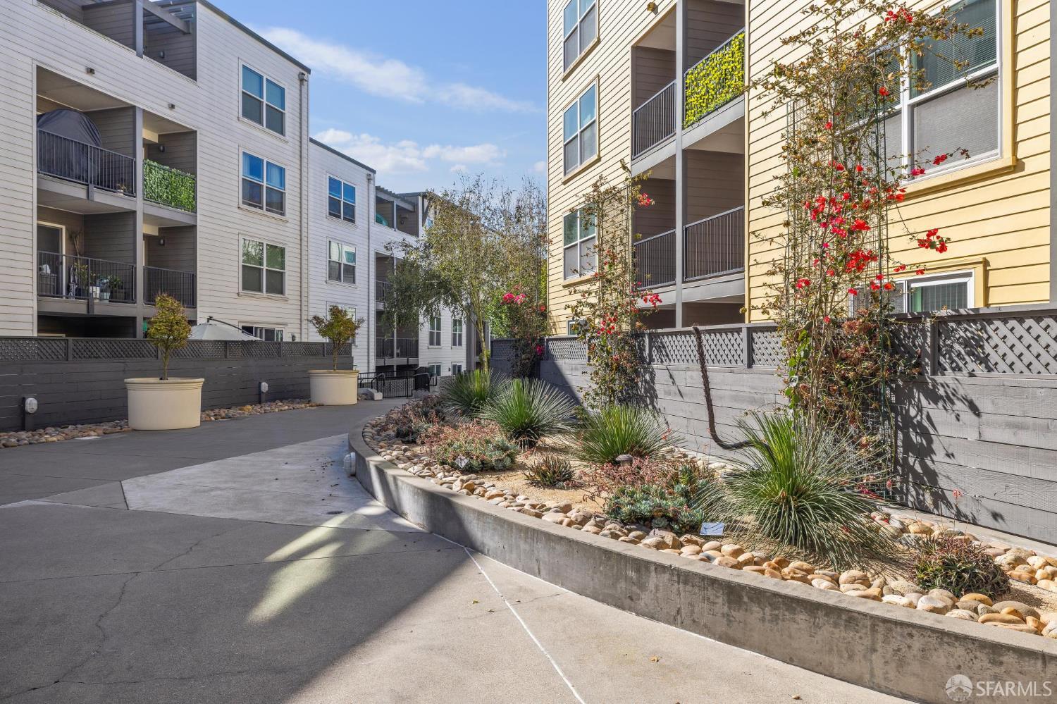 Detail Gallery Image 33 of 37 For 8400 Oceanview Ter #305,  San Francisco,  CA 94132 - 2 Beds | 2 Baths
