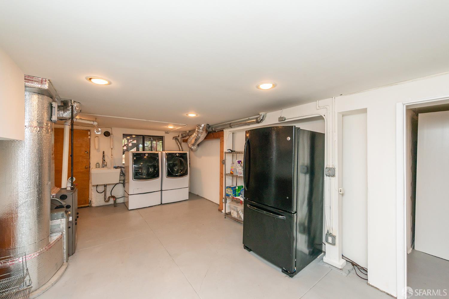 Detail Gallery Image 47 of 69 For 2728 Irving St, San Francisco,  CA 94122 - 3 Beds | 2/1 Baths