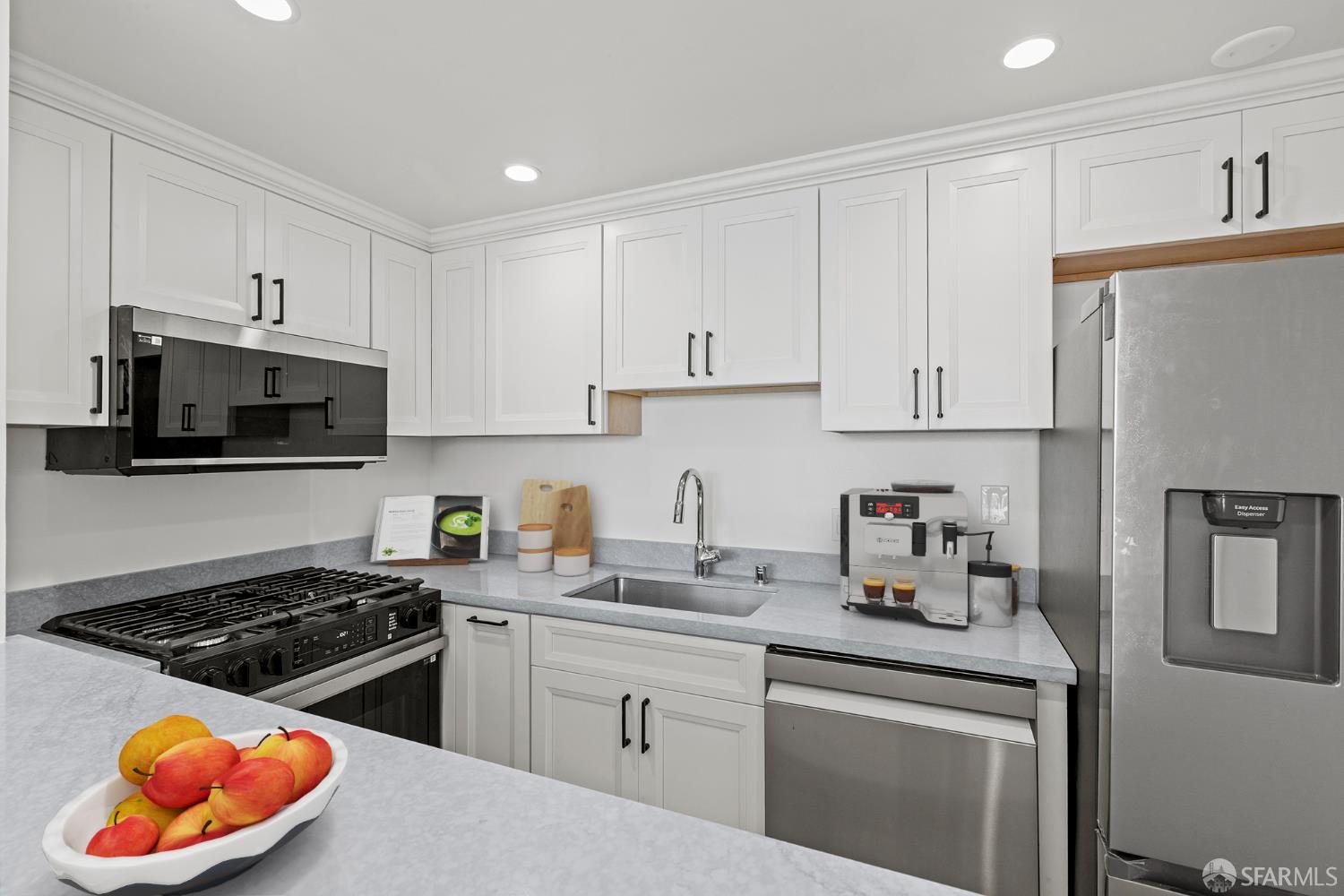 Detail Gallery Image 5 of 34 For 1255 California St #302,  San Francisco,  CA 94109 - 0 Beds | 1 Baths