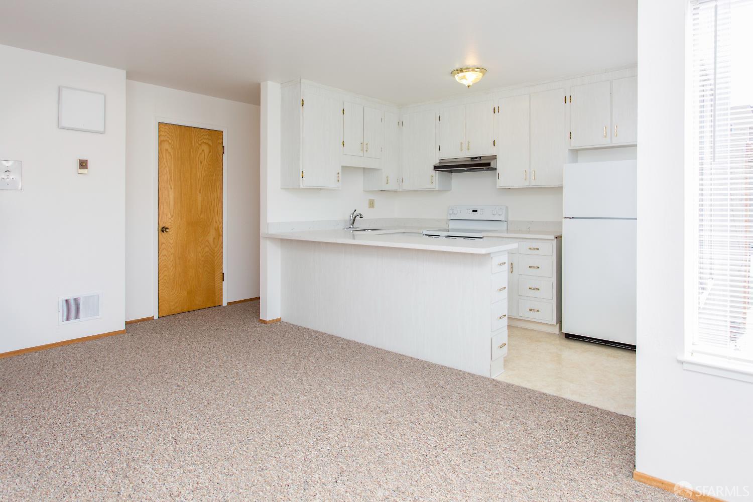 Detail Gallery Image 3 of 7 For 590 2nd Ave #6,  San Francisco,  CA 94118 - 2 Beds | 1 Baths
