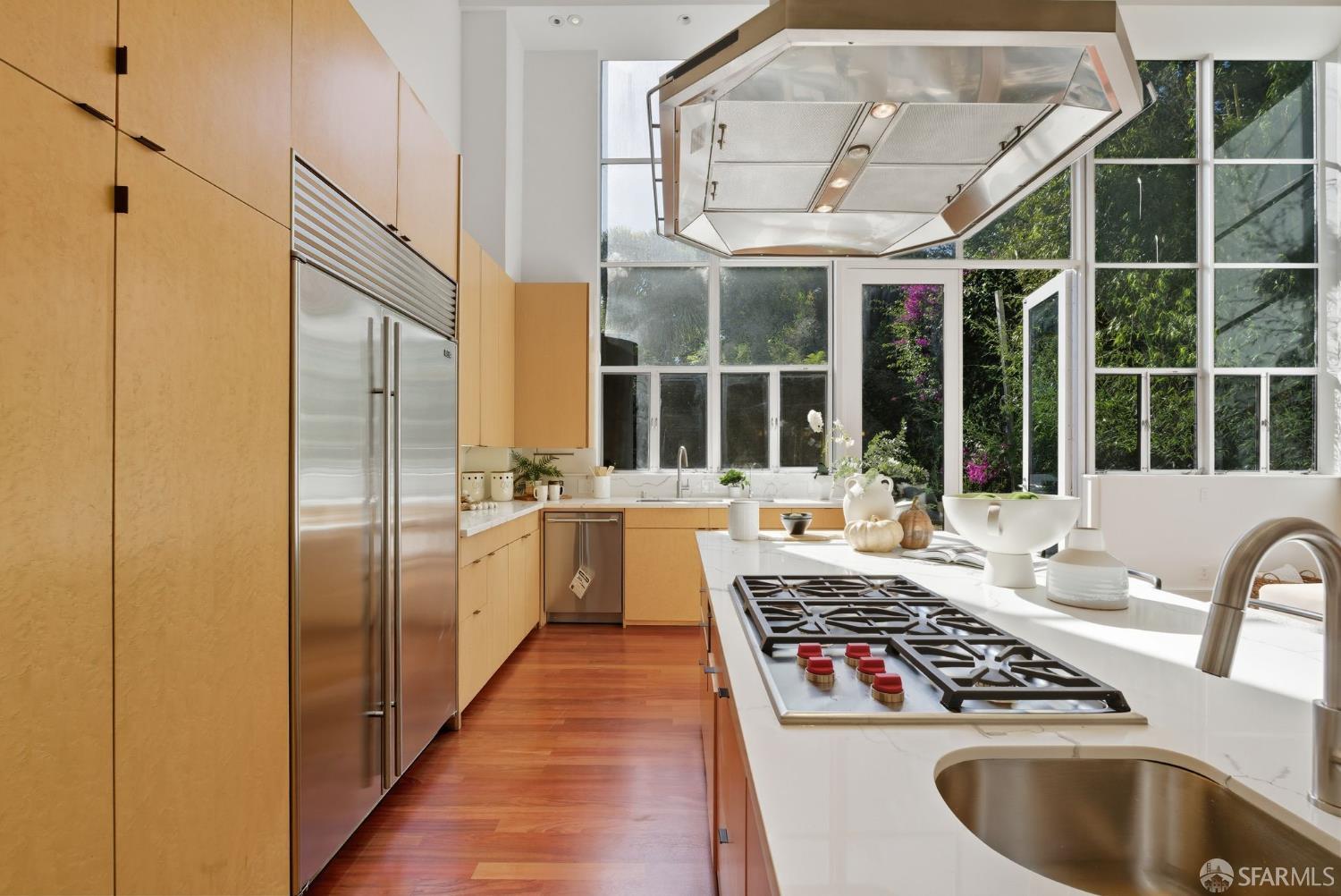 Detail Gallery Image 32 of 99 For 2121 Divisadero St, San Francisco,  CA 94115 - 4 Beds | 3/1 Baths