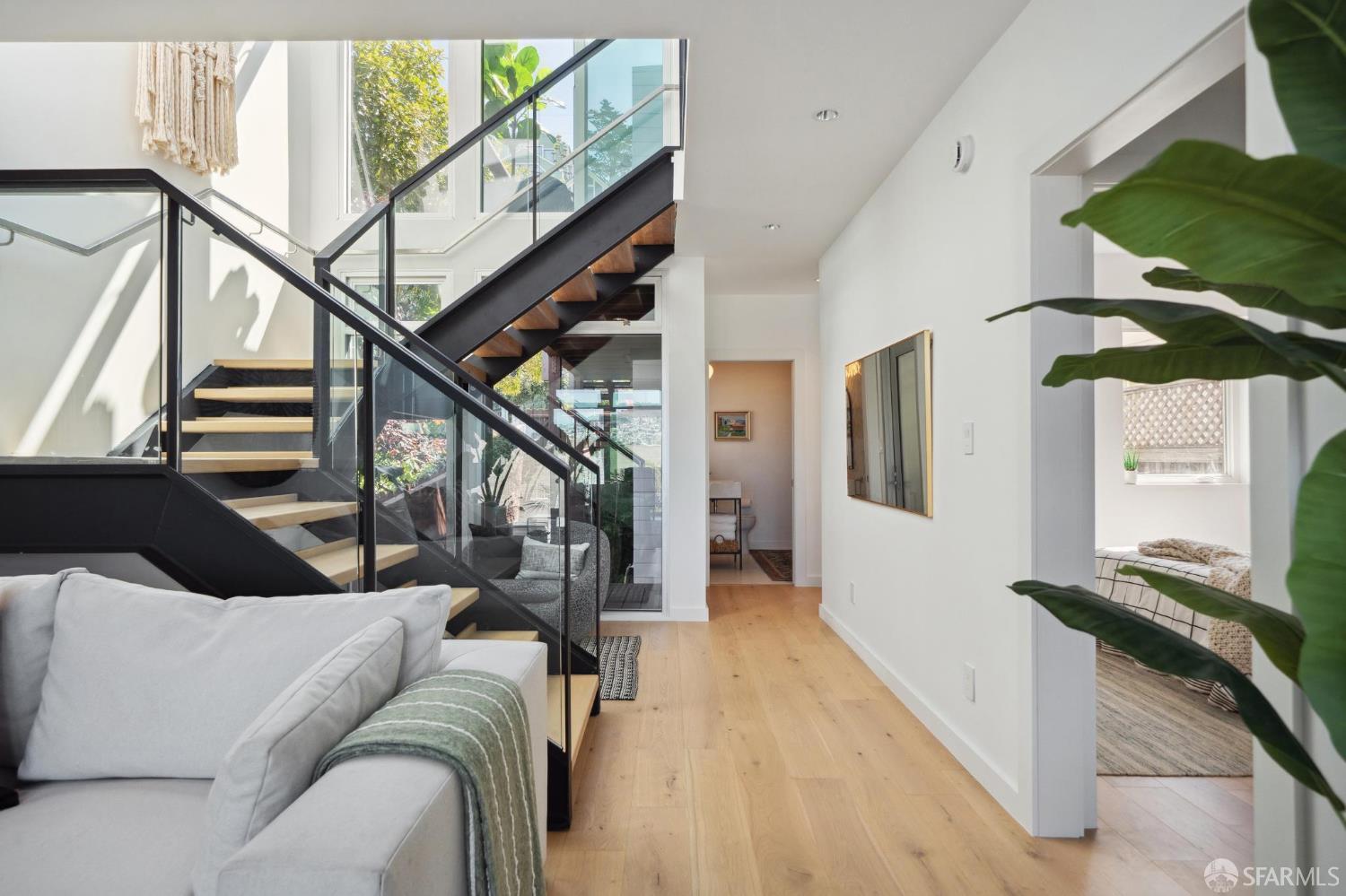 Detail Gallery Image 8 of 47 For 211 Winfield St, San Francisco,  CA 94110 - 4 Beds | 4 Baths