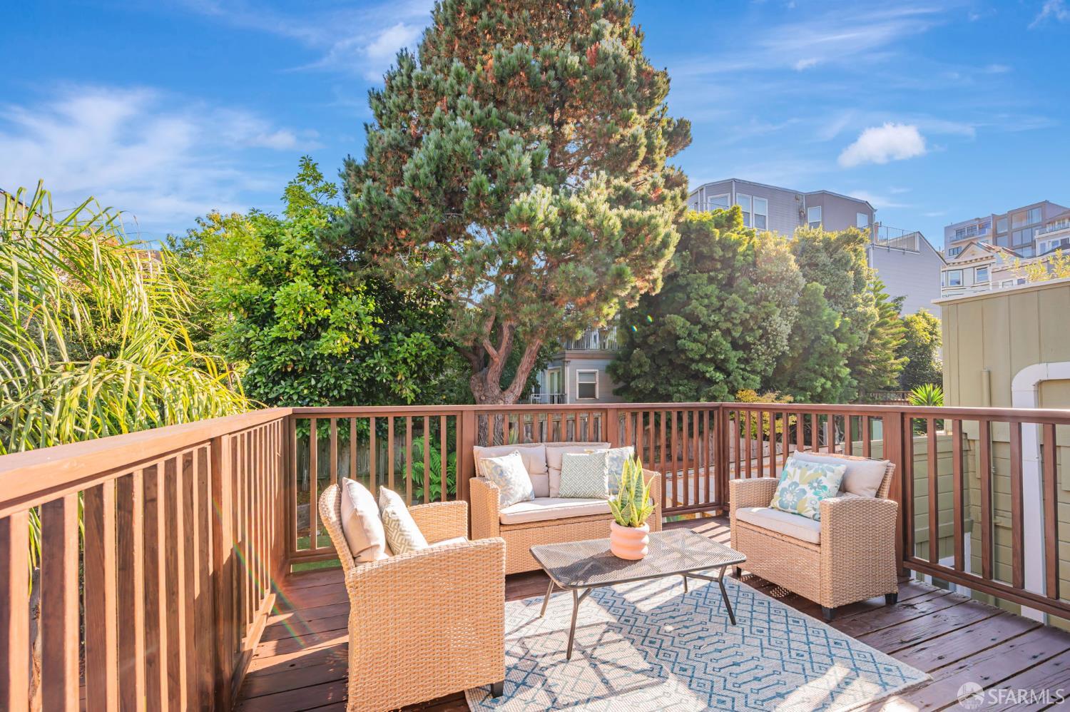 Detail Gallery Image 32 of 39 For 4425 20th St, San Francisco,  CA 94114 - 3 Beds | 2 Baths