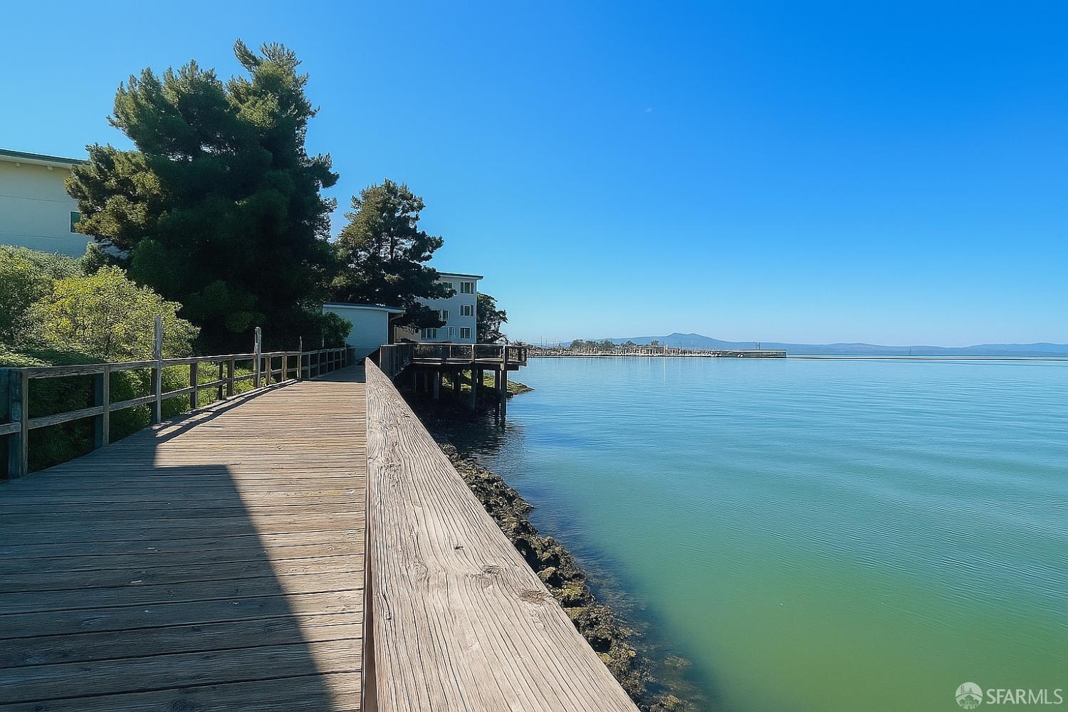Detail Gallery Image 33 of 33 For 6 Commodore Dr #C235,  Emeryville,  CA 94608 - 2 Beds | 1/1 Baths