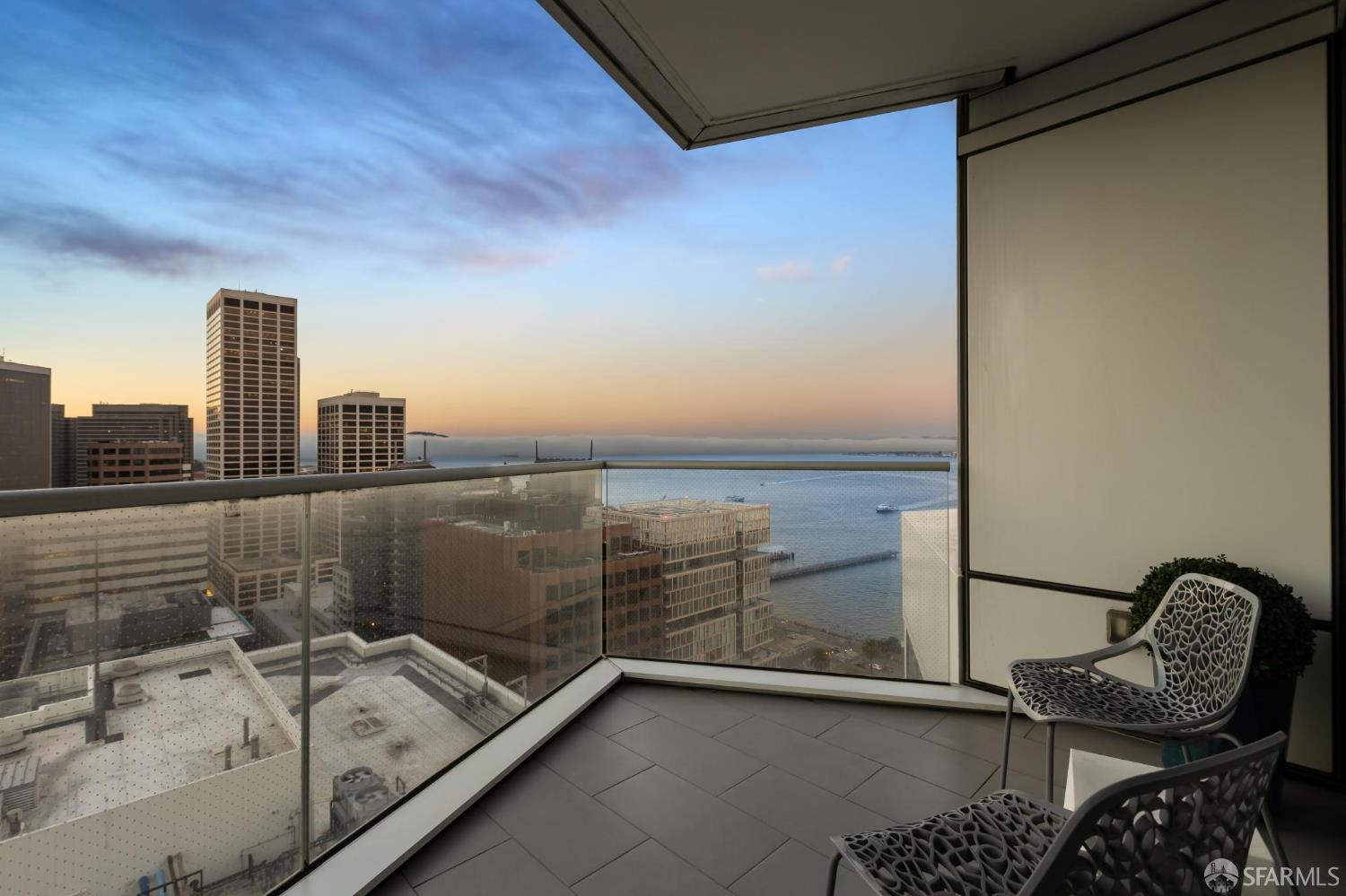 Detail Gallery Image 2 of 55 For 280 Spear St 31a,  San Francisco,  CA 94105 - 2 Beds | 2 Baths