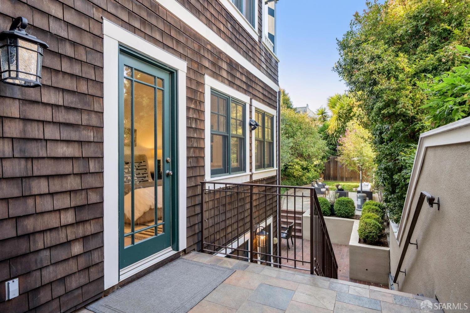 Detail Gallery Image 35 of 39 For 3960 20th St, San Francisco,  CA 94114 - 4 Beds | 3/1 Baths