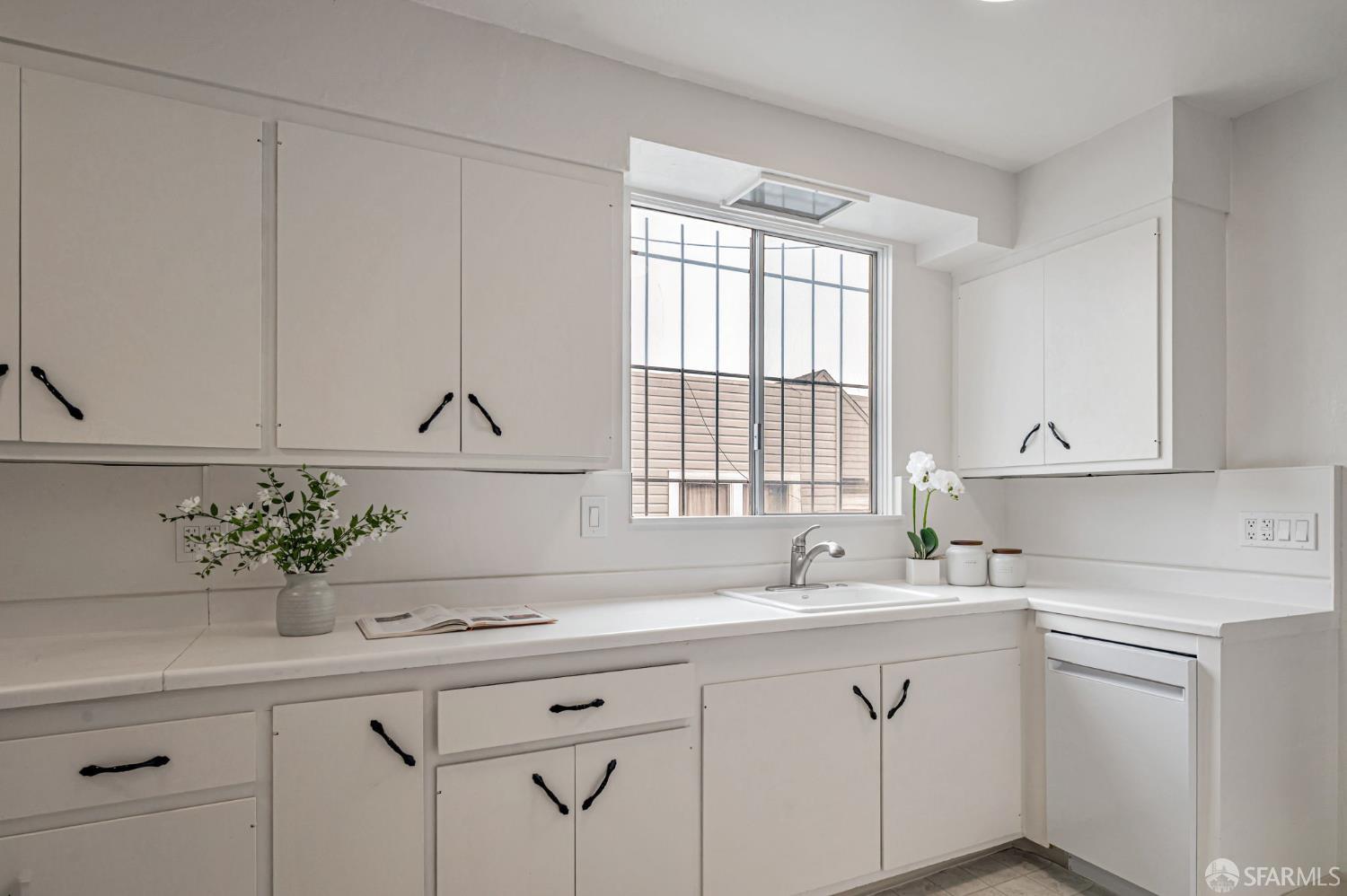 Detail Gallery Image 14 of 37 For 4819 Anza St, San Francisco,  CA 94121 - 3 Beds | 1/1 Baths