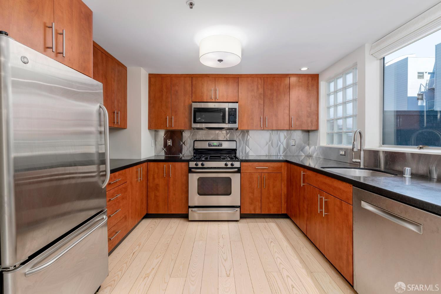Detail Gallery Image 10 of 40 For 1221 Harrison St #6,  San Francisco,  CA 94103 - 1 Beds | 2 Baths