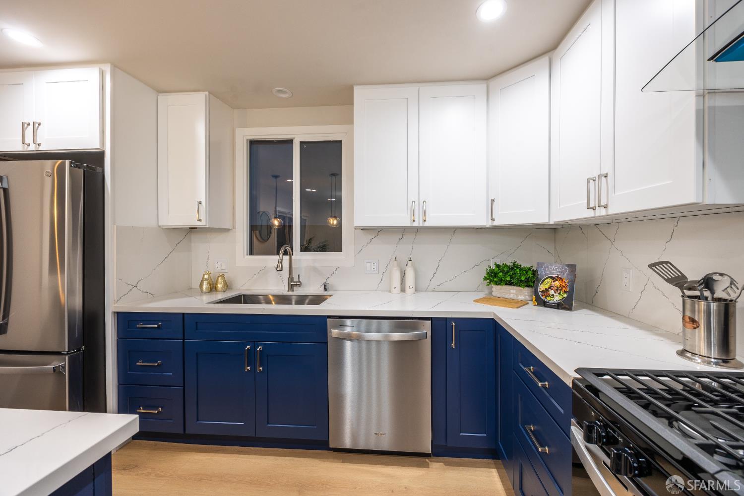 Detail Gallery Image 8 of 34 For 744 Washington St, Daly City,  CA 94015 - 3 Beds | 2 Baths