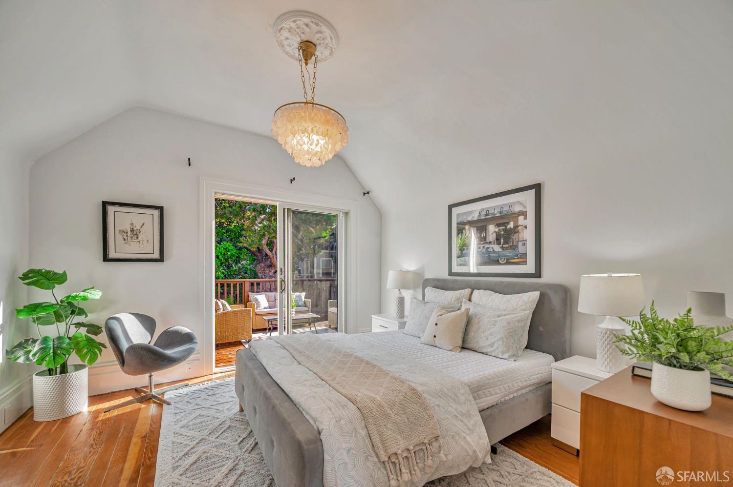 Detail Gallery Image 23 of 39 For 4425 20th St, San Francisco,  CA 94114 - 3 Beds | 2 Baths