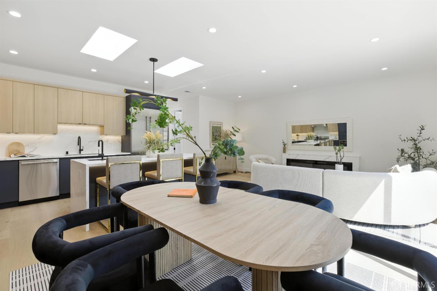 Detail Gallery Image 7 of 98 For 326 10th Ave, San Francisco,  CA 94118 - 4 Beds | 4 Baths