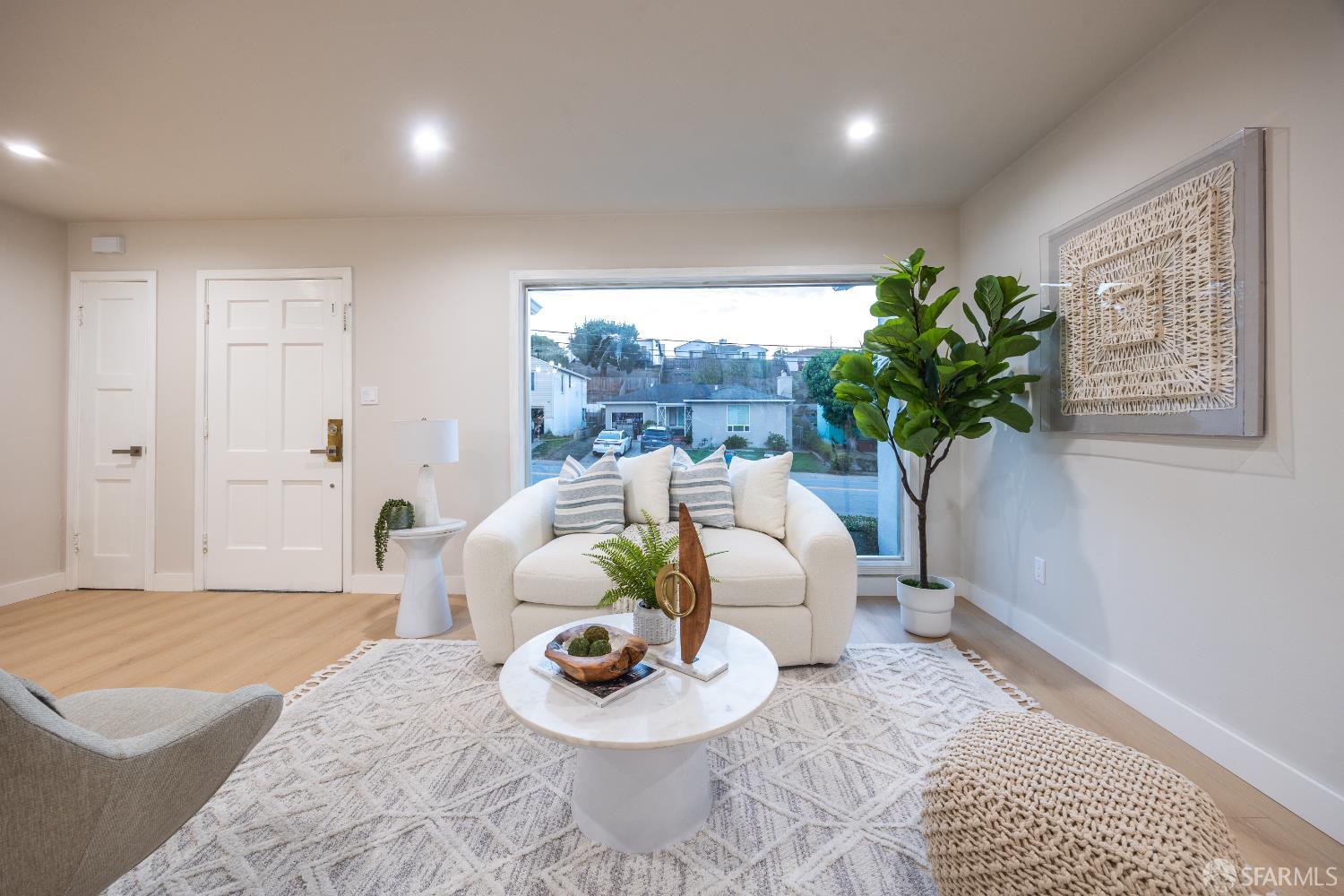 Detail Gallery Image 3 of 34 For 744 Washington St, Daly City,  CA 94015 - 3 Beds | 2 Baths