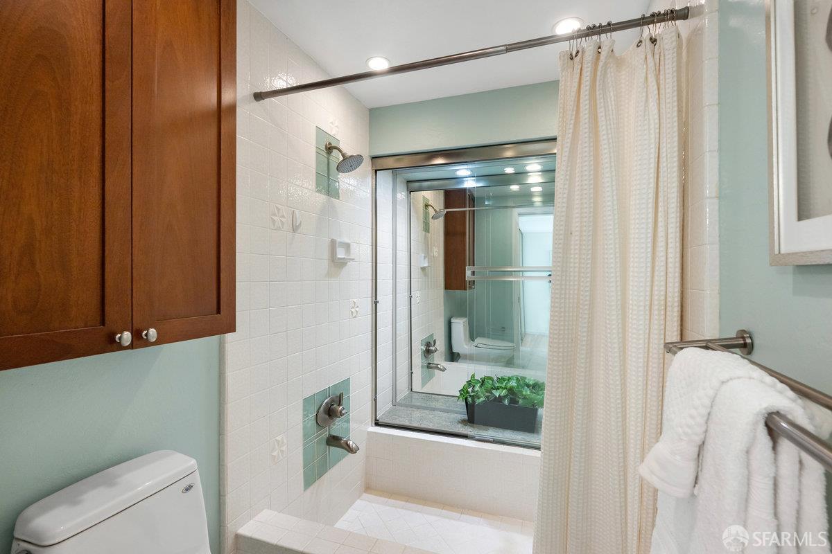 Detail Gallery Image 31 of 46 For 614 Clarendon Ave, San Francisco,  CA 94131 - 2 Beds | 2/1 Baths