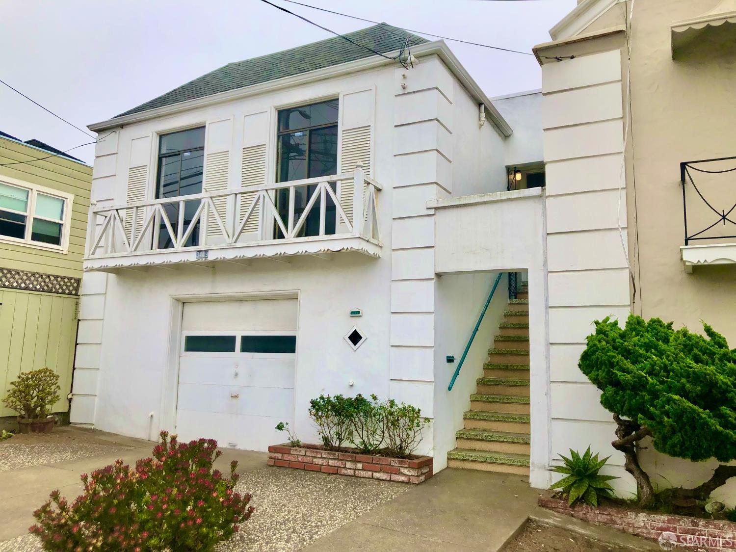 Detail Gallery Image 2 of 32 For 3419 Ulloa St, San Francisco,  CA 94116 - 3 Beds | 1/1 Baths