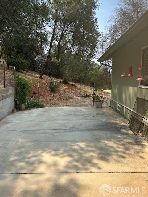Detail Gallery Image 9 of 62 For 19481 N Rambling Oak Dr, Redding,  CA 96003 - 3 Beds | 2 Baths