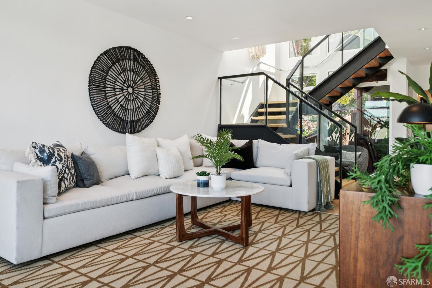 Detail Gallery Image 4 of 33 For 308 Virginia Ave, San Francisco,  CA 94110 - 3 Beds | 3 Baths