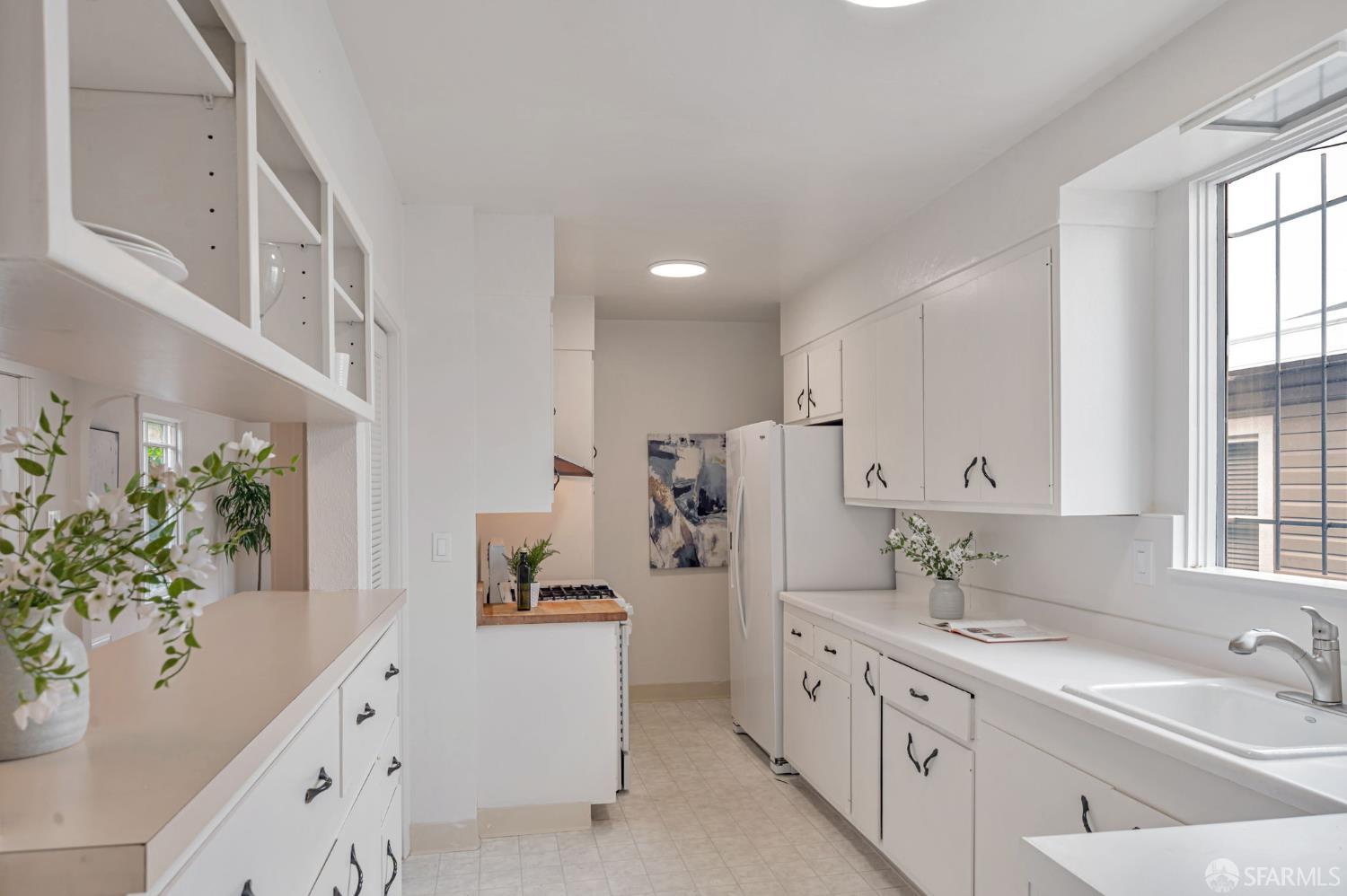 Detail Gallery Image 13 of 37 For 4819 Anza St, San Francisco,  CA 94121 - 3 Beds | 1/1 Baths