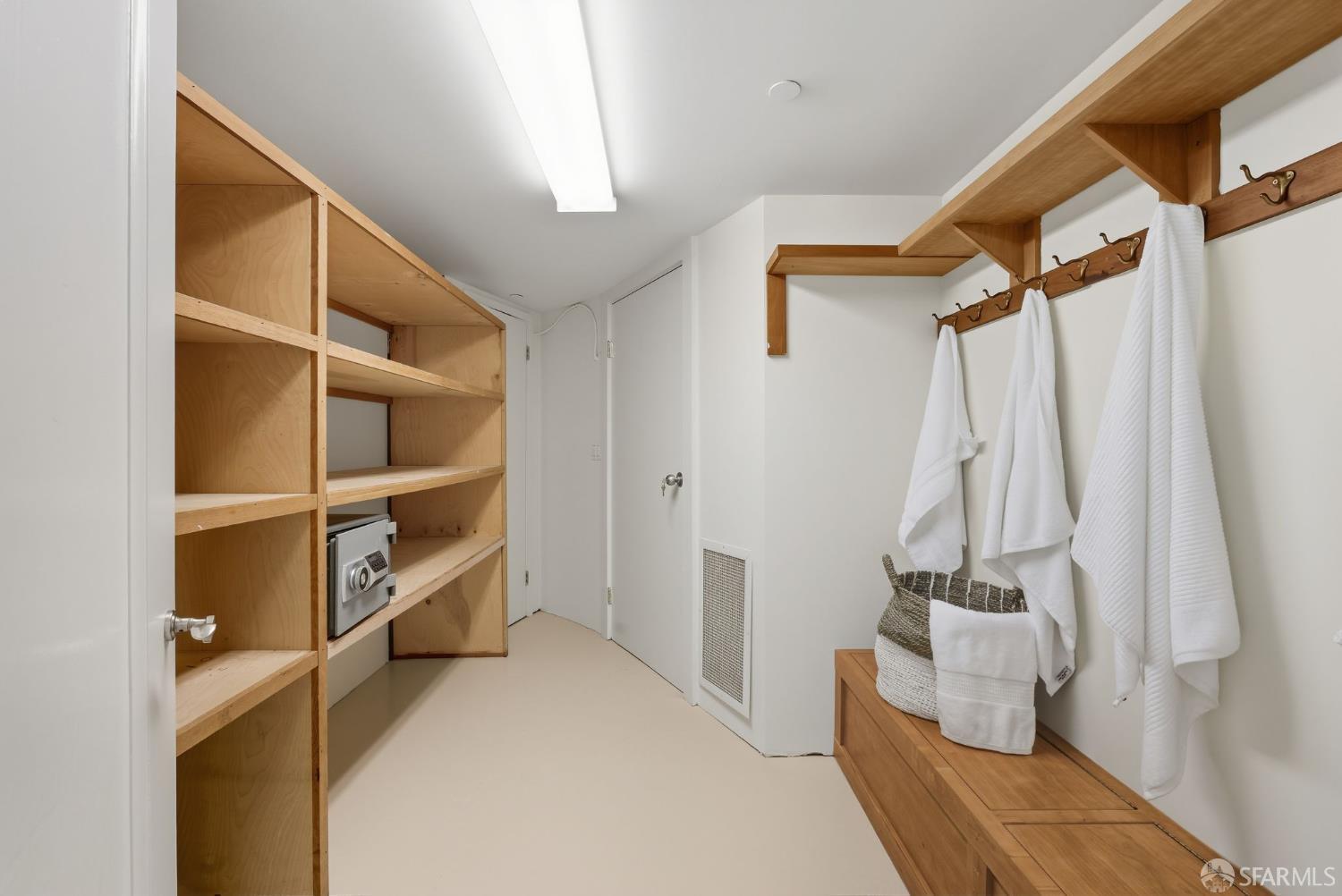Detail Gallery Image 65 of 99 For 2121 Divisadero St, San Francisco,  CA 94115 - 4 Beds | 3/1 Baths