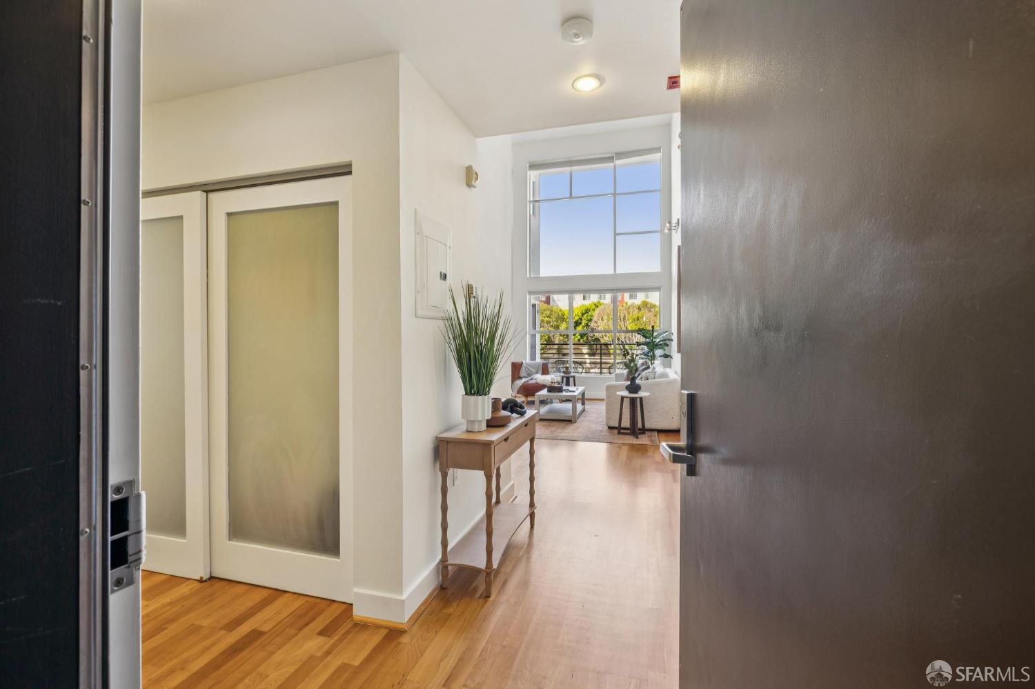 Photo #3: 425074512 Listing 