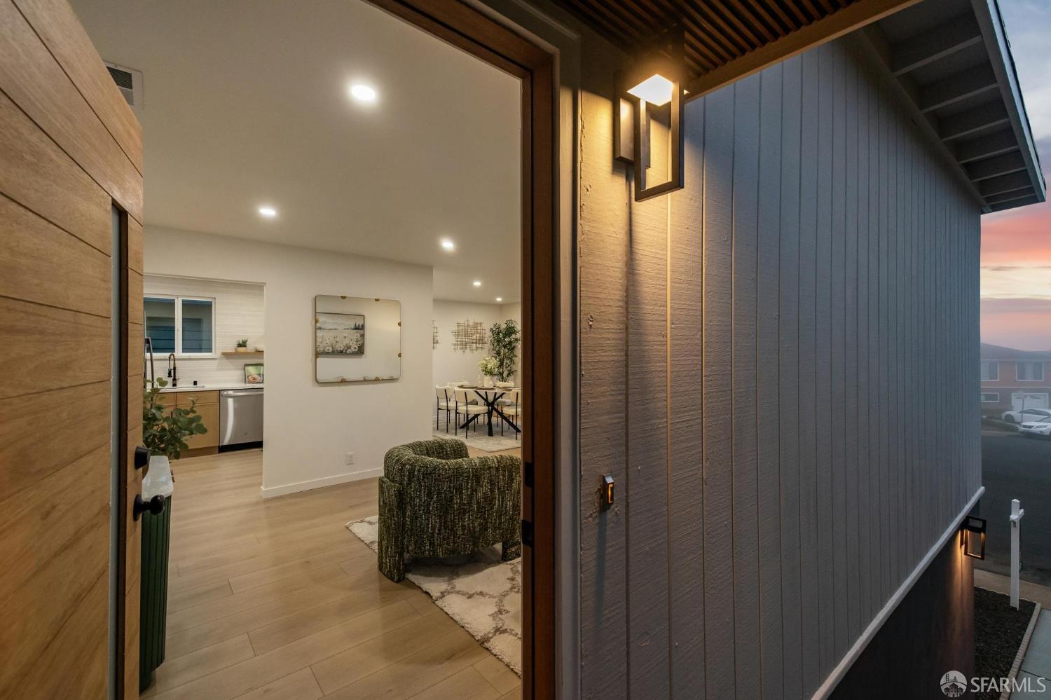 Detail Gallery Image 4 of 77 For 808 Higate Dr, Daly City,  CA 94015 - 5 Beds | 4 Baths