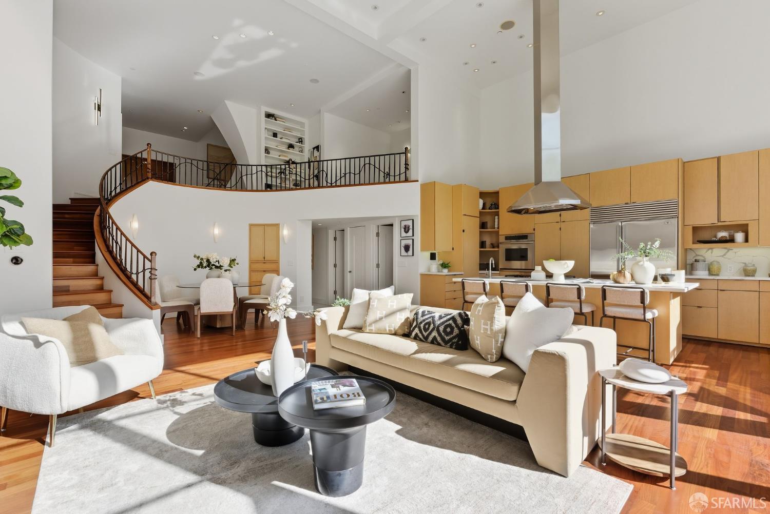 Detail Gallery Image 23 of 99 For 2121 Divisadero St, San Francisco,  CA 94115 - 4 Beds | 3/1 Baths