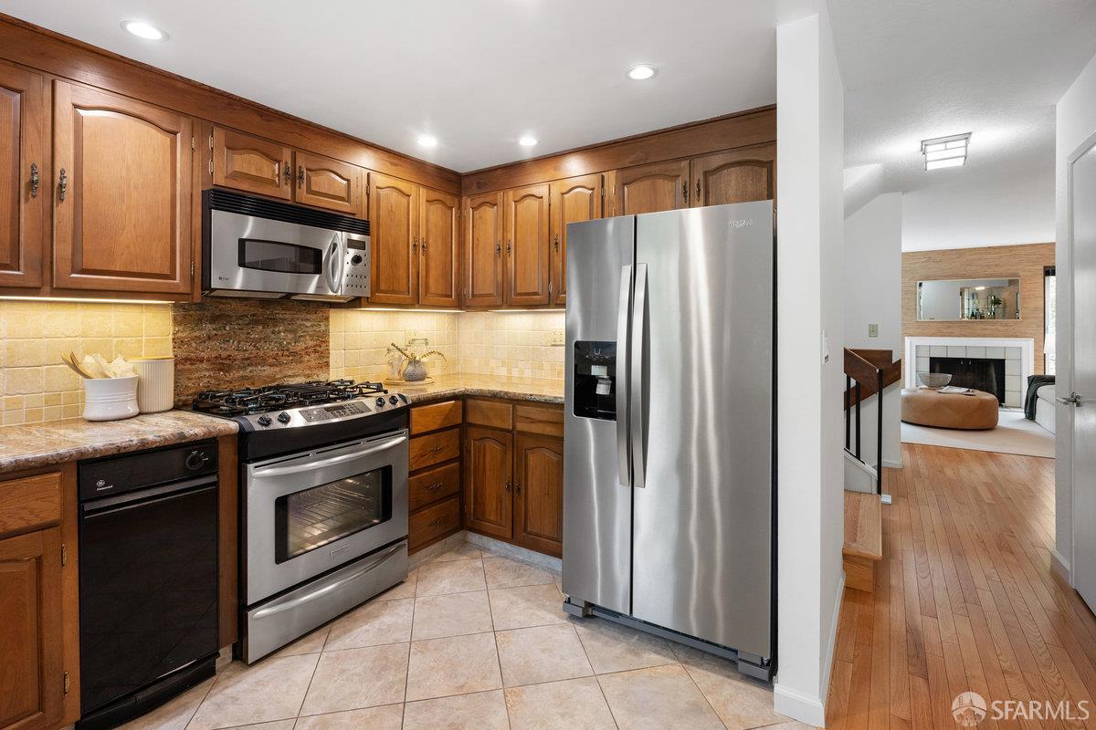 Detail Gallery Image 22 of 46 For 614 Clarendon Ave, San Francisco,  CA 94131 - 2 Beds | 2/1 Baths