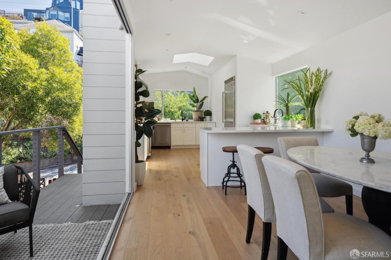Detail Gallery Image 2 of 33 For 308 Virginia Ave, San Francisco,  CA 94110 - 3 Beds | 3 Baths