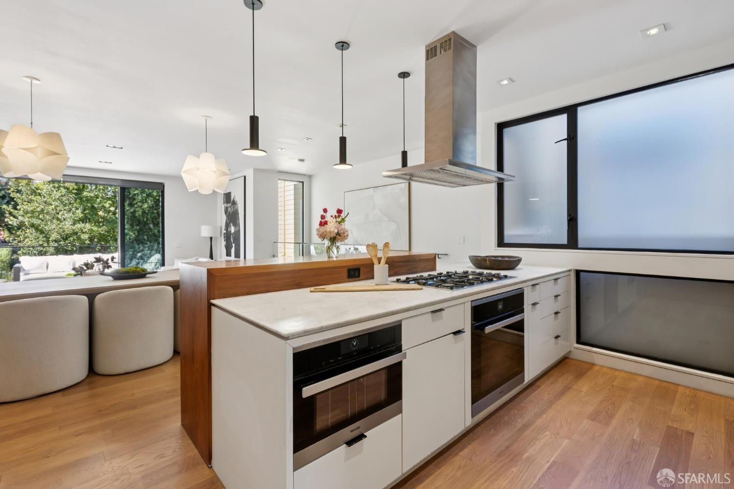 Detail Gallery Image 10 of 72 For 1624 Alabama St, San Francisco,  CA 94110 - 4 Beds | 3/1 Baths