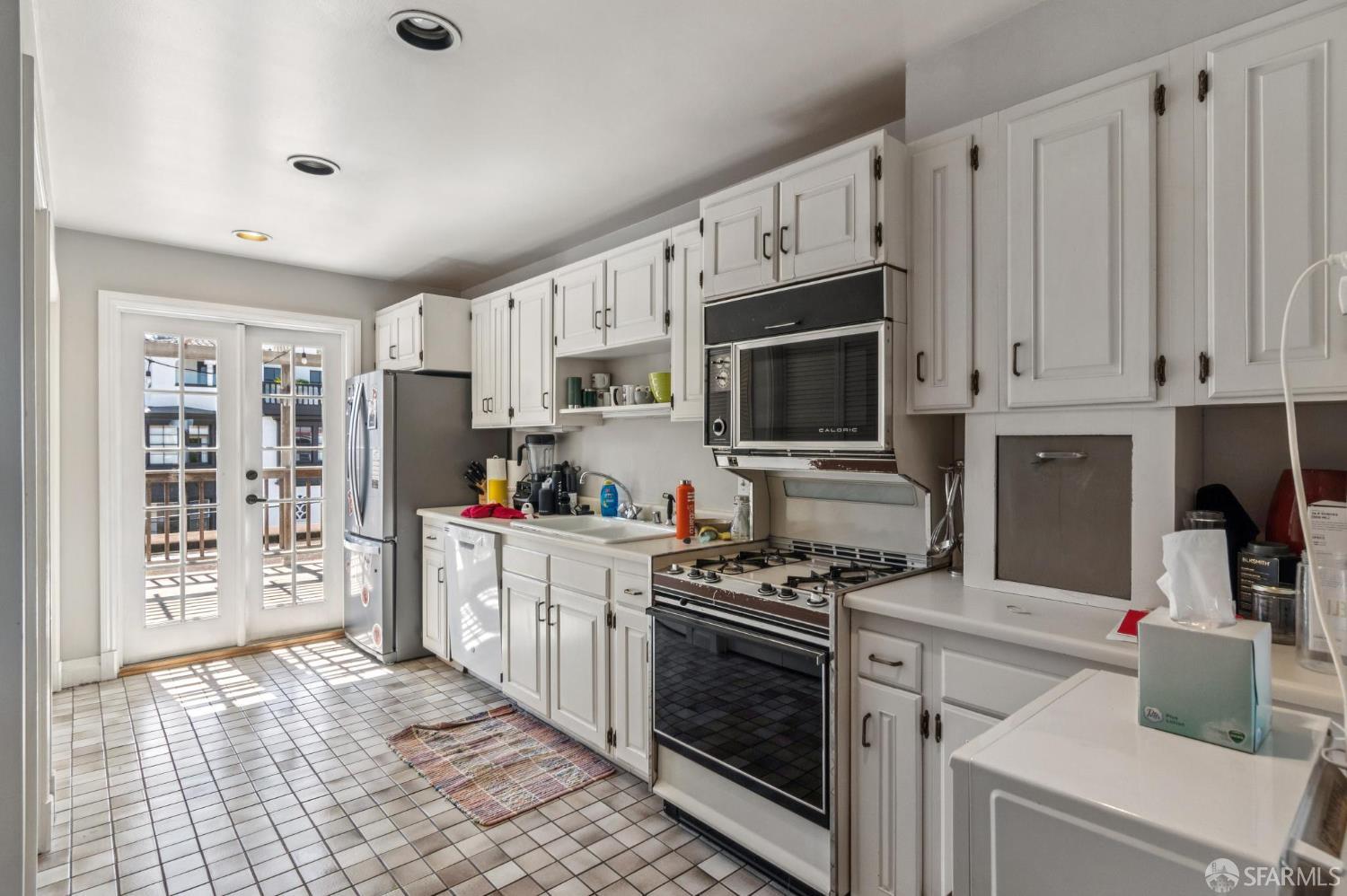 Detail Gallery Image 9 of 18 For 2384 Union St, San Francisco,  CA 94123 - 2 Beds | 2 Baths