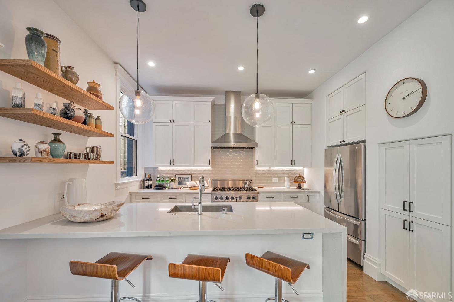 Detail Gallery Image 11 of 39 For 4425 20th St, San Francisco,  CA 94114 - 3 Beds | 2 Baths