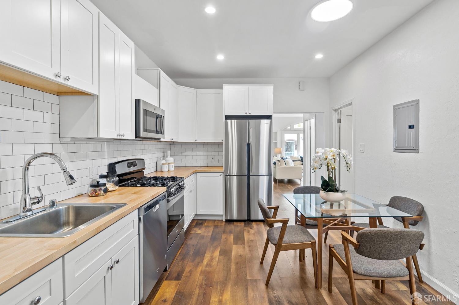 Detail Gallery Image 12 of 19 For 607 15th Ave, San Francisco,  CA 94118 - – Beds | – Baths