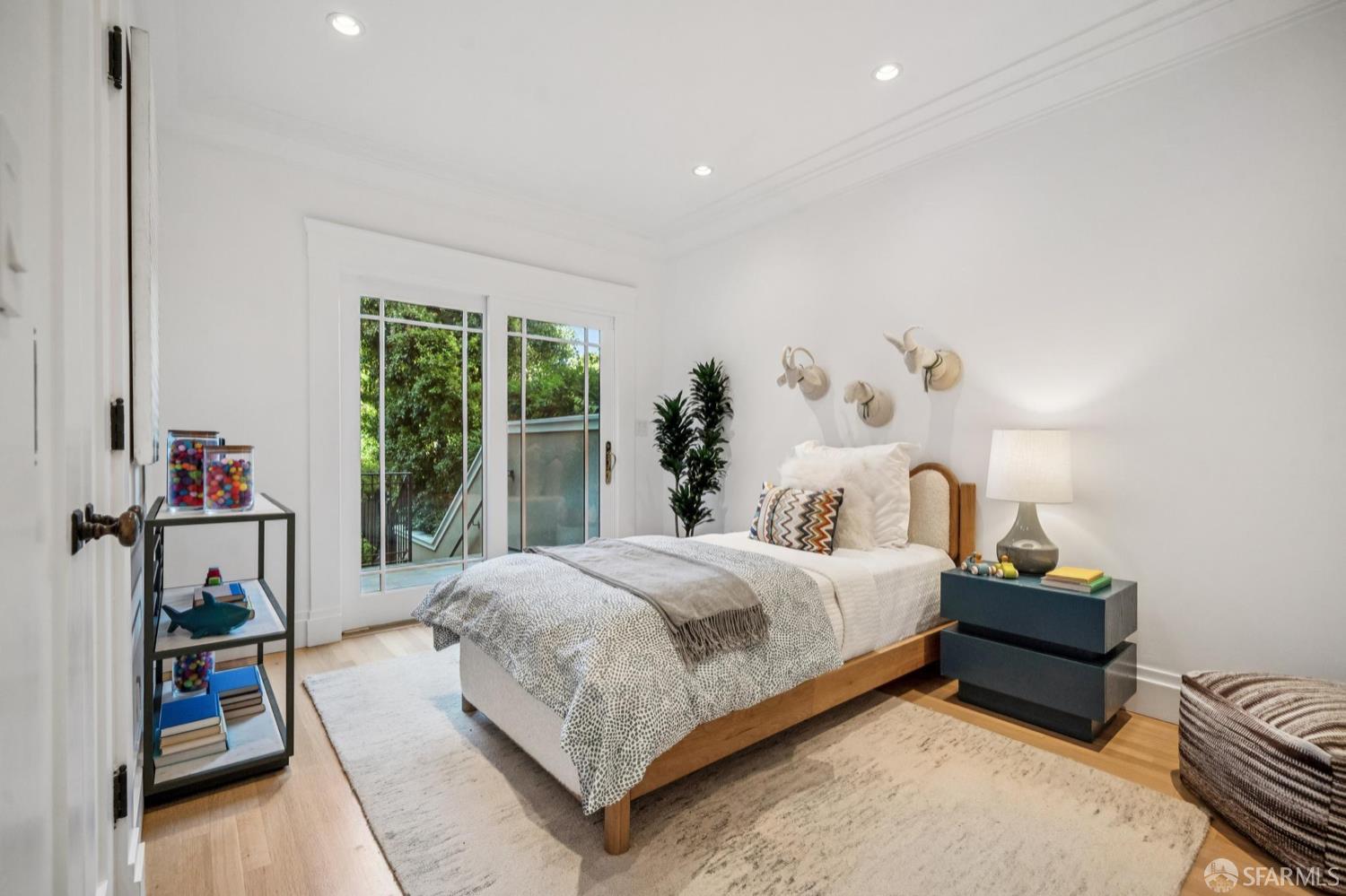Detail Gallery Image 18 of 39 For 3960 20th St, San Francisco,  CA 94114 - 4 Beds | 3/1 Baths