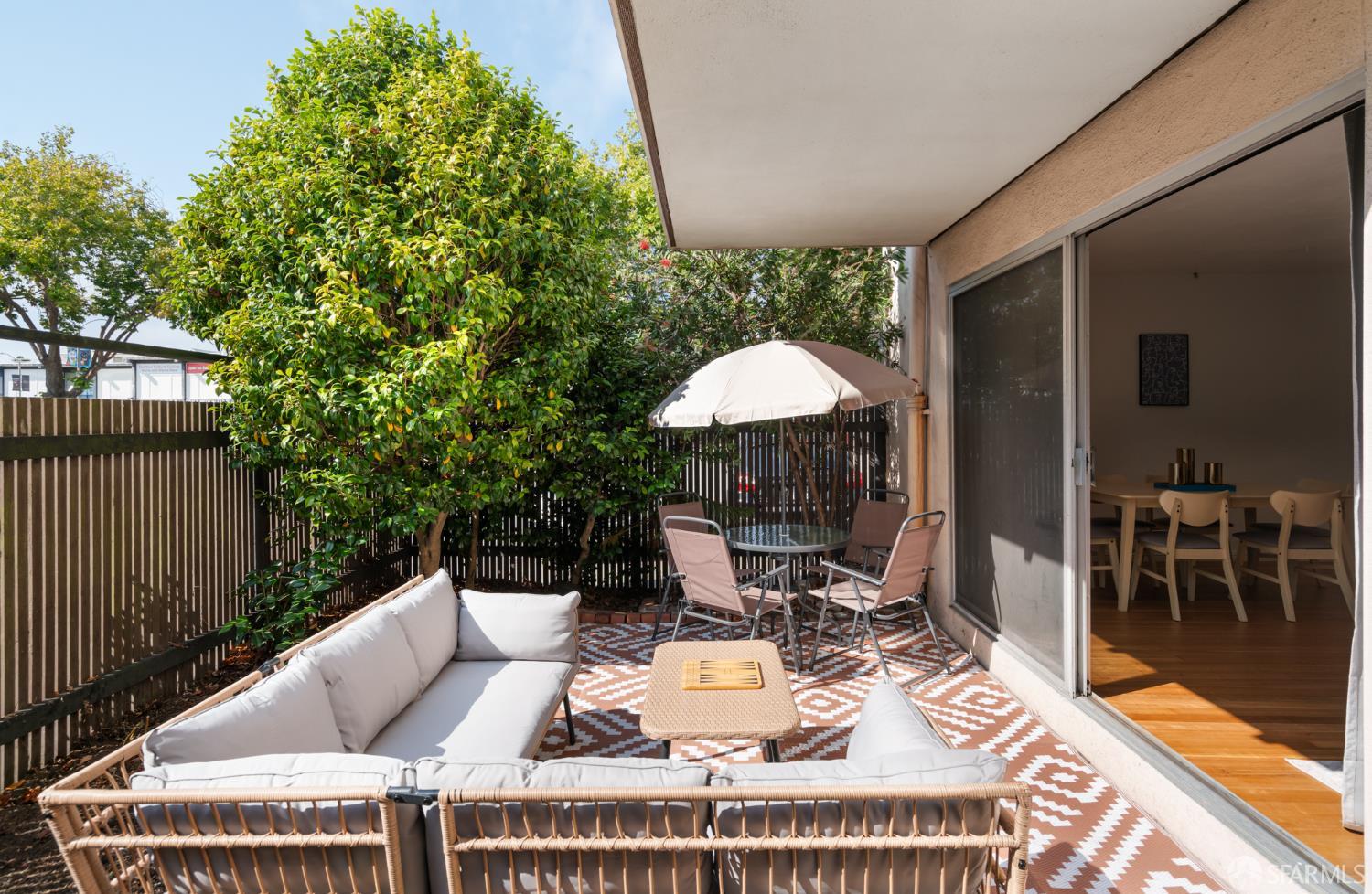 Photo #5: 425074672 Listing 
