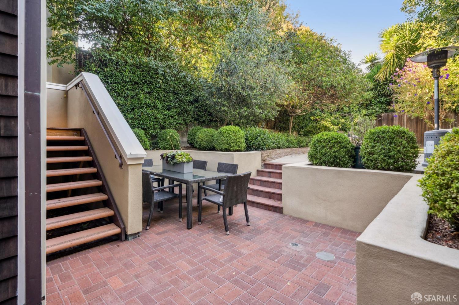 Detail Gallery Image 22 of 39 For 3960 20th St, San Francisco,  CA 94114 - 4 Beds | 3/1 Baths