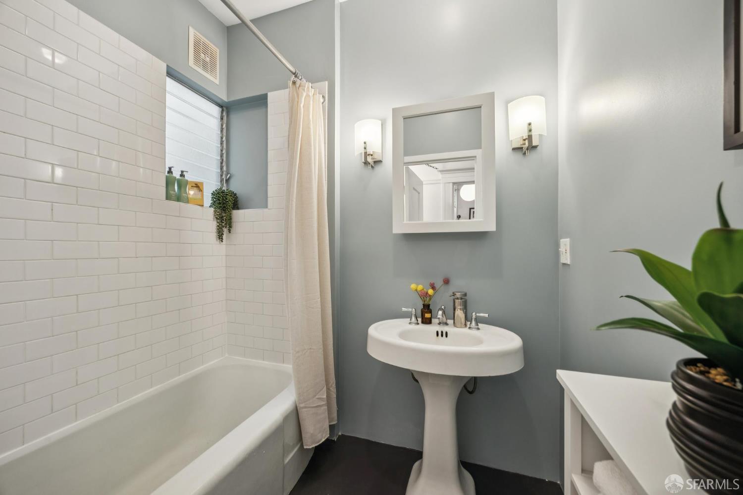 Detail Gallery Image 23 of 46 For 738 Masonic Ave, San Francisco,  CA 94117 - 2 Beds | 1 Baths