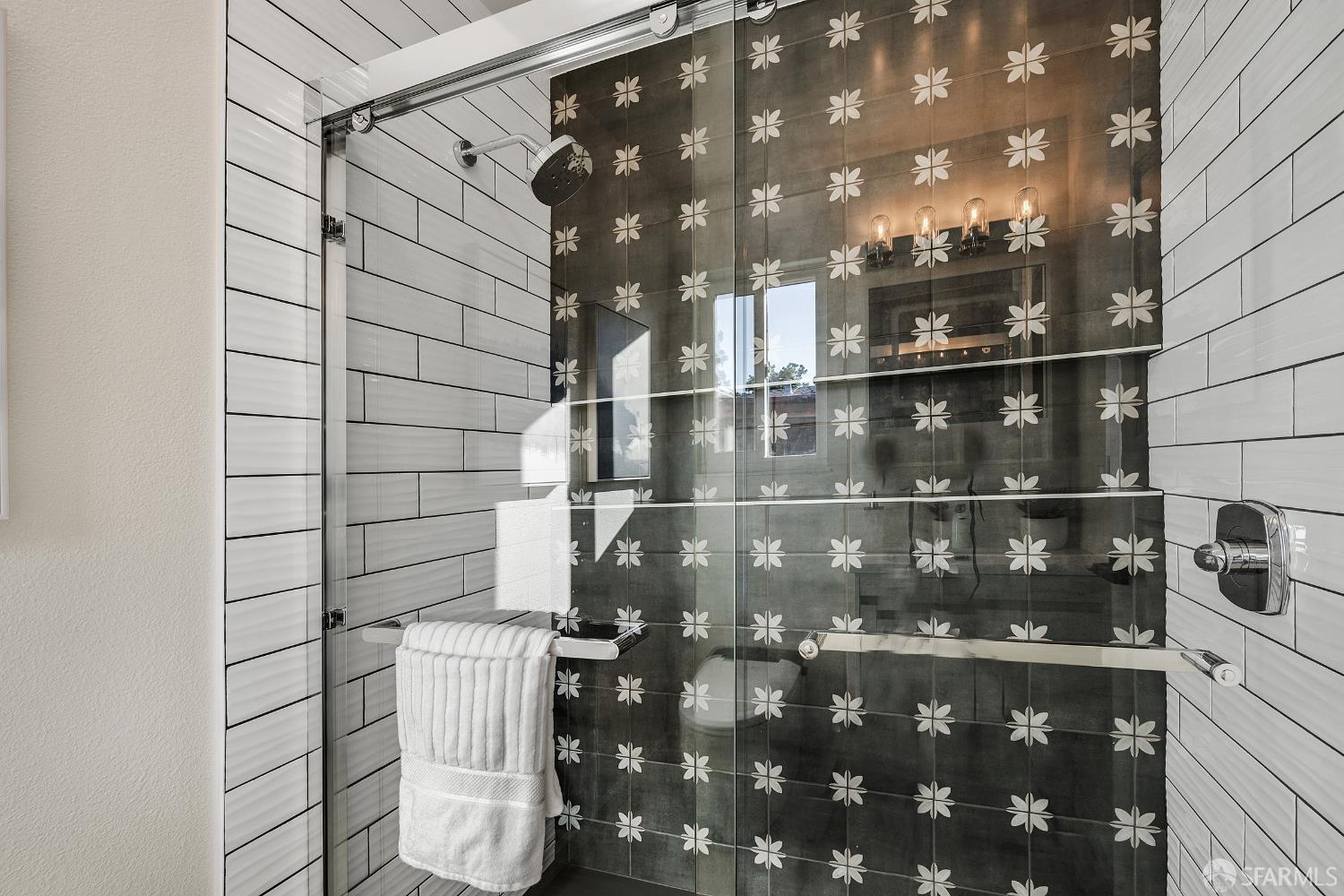Detail Gallery Image 32 of 41 For 58 Orinda Cir, Pittsburg,  CA 94565 - 4 Beds | 2 Baths