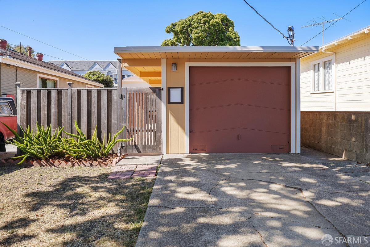 Detail Gallery Image 2 of 29 For 1435 Liberty St, El Cerrito,  CA 94530 - 3 Beds | 1 Baths